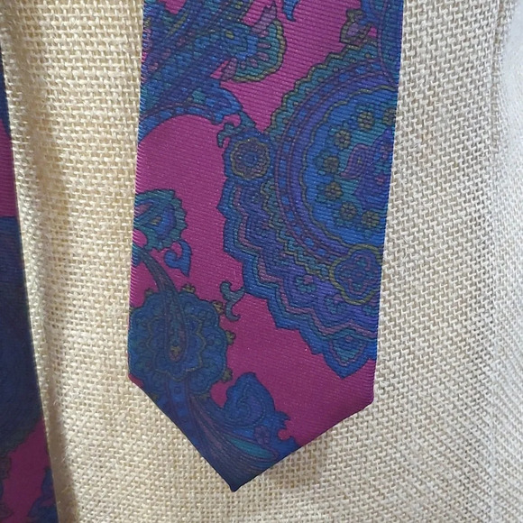 Burberry silk tie blue burgandy paisley - Picture 2 of 7